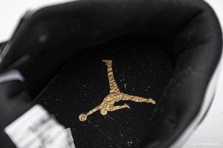 Mid Jordan Gold 1   852542-007 Patent Black White 0322